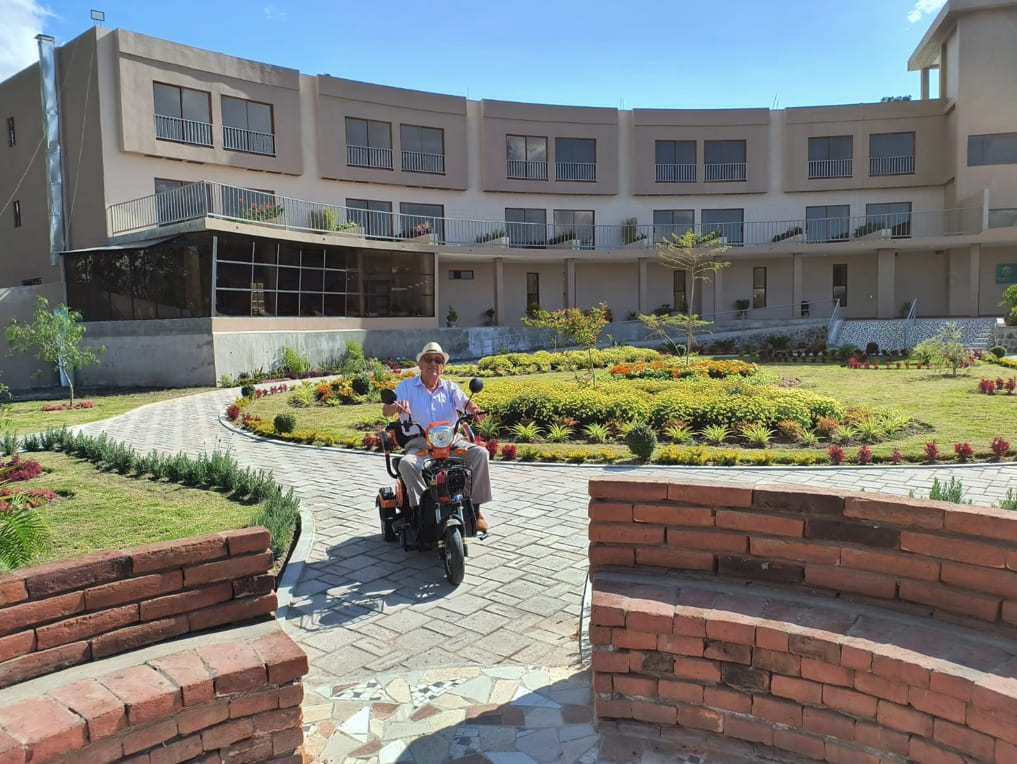 Diferencias entre una comunidad residencial para adultos mayores y una casa de retiro en Machala